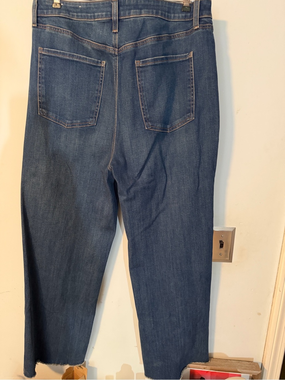 Chico’s High Rise Straight Leg Jeans Size 2  (US 14) Medium Wash Stretch Denim - Picture 4 of 5